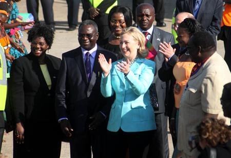 Clinton met en garde l'Afrique contre le néocolonialisme chinois