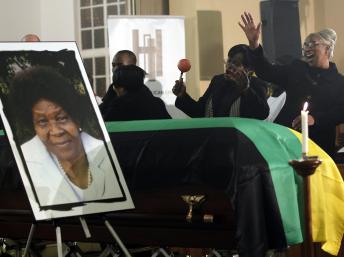 Johannesburg, 10 juin 2011. Veillée avant les funérailles officielles d'Albertina Sisulu au stade Orlando, à Soweto.