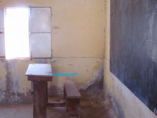 Des salles de classes vides au lycée de Sebkha