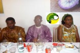 Des congressistes pendant la pause repasresto